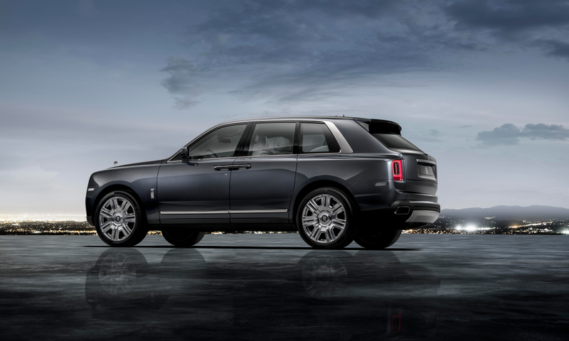 Illustration for article titled The 2019 Rolls-Royce Cullinan Is A Twin-Turbo V12 SUV Behemoth